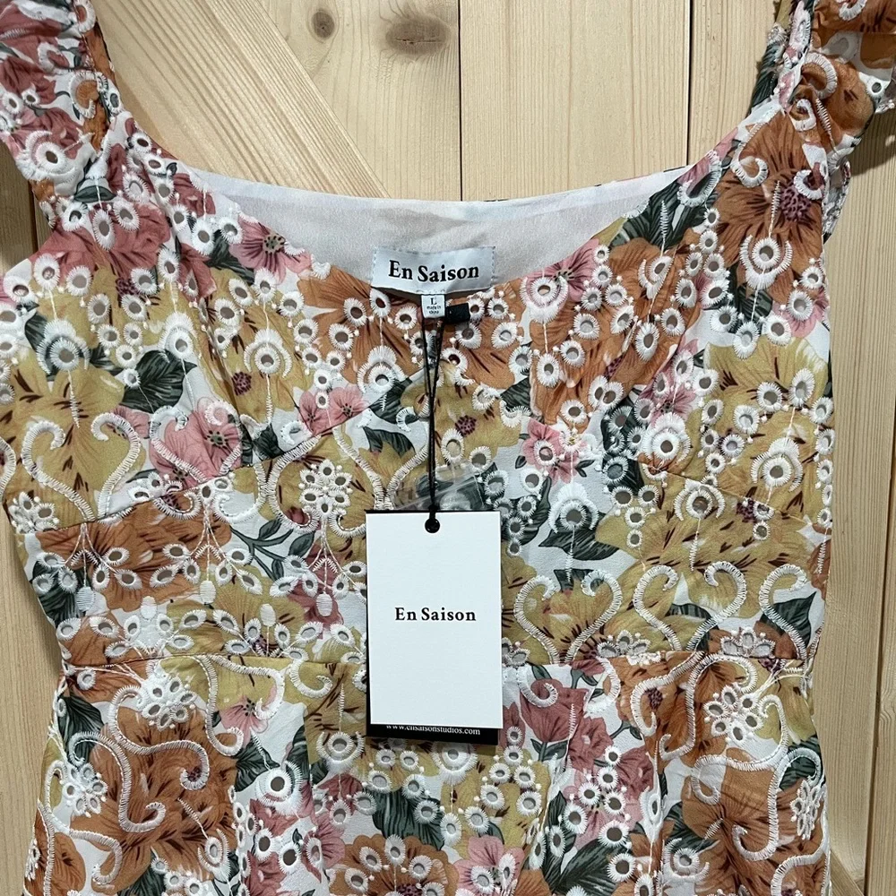 NWT En Saison Presley Floral Embroidered Tieres Midi Dress, Size Large. - Picture 10 of 13